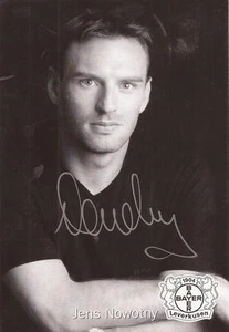 BAYER 04 LEVERKUSEN: JENS NOWOTNY FIRMADO 6x4 RETRATO PROMOCIÓN/FOTO + CERTIFICADO DE AUTENTICIDAD - Imagen 1 de 1