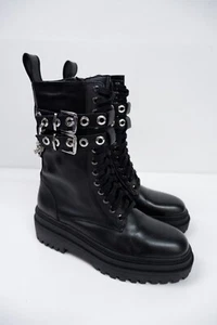 Nuevas botas de motociclista de cuero negras de Zara talla 37 Reino Unido 4 PVP £99,99 cadenas para mujer” - Imagen 1 de 9