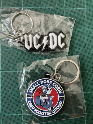 🛵🔑 Llaveros para scooter Vespa Club - DC, Va. VCDC, cuerpo de diámetro pequeño - $7 CADA UNO Foto 1 de 2