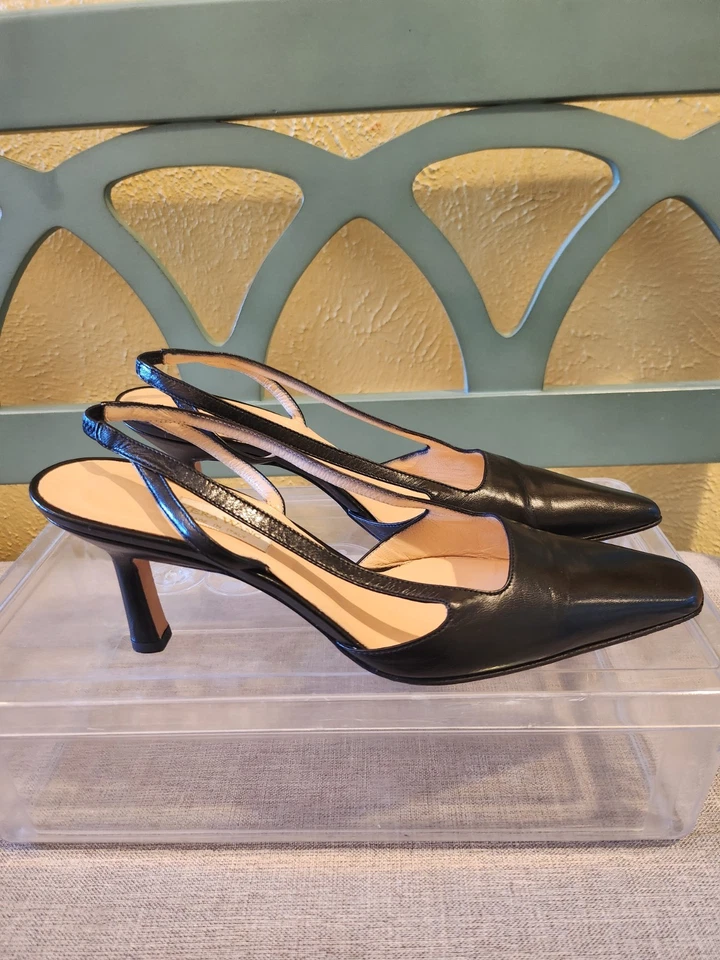 Vera Wang Black Leather Kitten 2" Heels  Slingback  Sz 7 Pointed Toe Italy  - Image 1 of 4