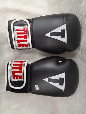 Guantes de Boxeo Title 14oz Clásicos Blanco y Negro Guantes Clásicos C Foto 1 de 4