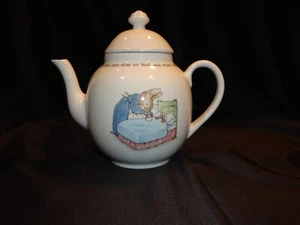 PETER RABBIT TEAPOT & LID Made in England WEDGWOOD of Etruria & Barlaston 60 - Picture 1 of 11