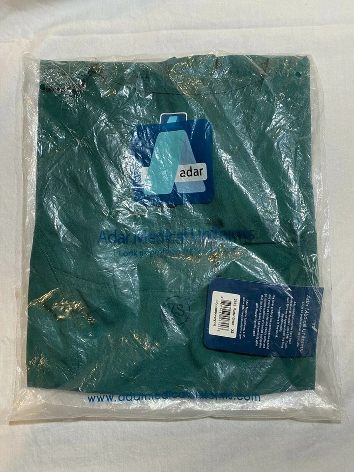 Blusa Médica Adar Universal Para Mujer Hunter Verde Calce Contemporáneo ~Talla XS Foto 1 de 1