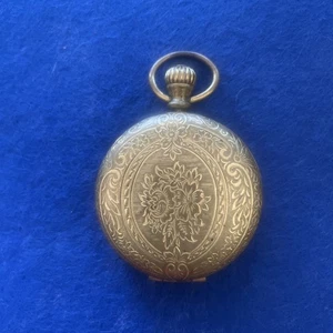 Beautiful Gold Color Engraved Pocket Watch Compact Merle Norman Cosmetics EUC - Picture 1 of 6