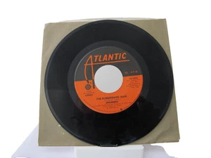 45 RECORD - THE SPINNERS - THE RUBBERBAND MAN - Picture 1 of 1