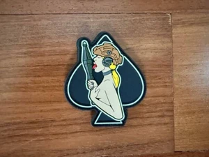 Militärisches Moralabzeichen "Ace of Spades Girl" - russischer taktischer Aufnäher - Bild 1 von 1