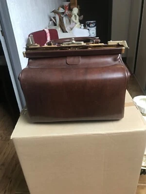sac de médecin ancien tout cuir superbe objet très bon état  - Photo 1/2