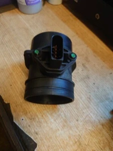 VW Golf 2.8 V6 4motion Air Flow Meter MAF - Picture 1 of 3