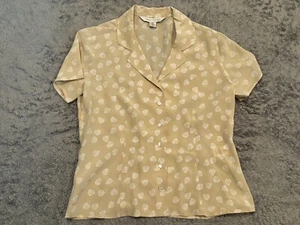 Casual Corner Silk Blouse Womens 4 Short Sleeve Button Top Tan White Flowers - Picture 1 of 5