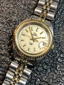 Vintage Timex Indiglo Women’s Silver/Gold Tone Watch For Battery,Repair Or Parts - Picture 1 of 13