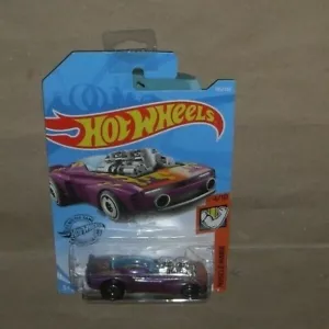 hot wheels Muscle Mania Rodger Dodger 2.0 - Purple 2018 - L,Card (a) - Picture 1 of 1