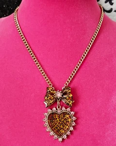 Vintage Betsey Johnson Rio Large Lucite Bow Pink Crystal Leopard Heart Necklace - Picture 1 of 9