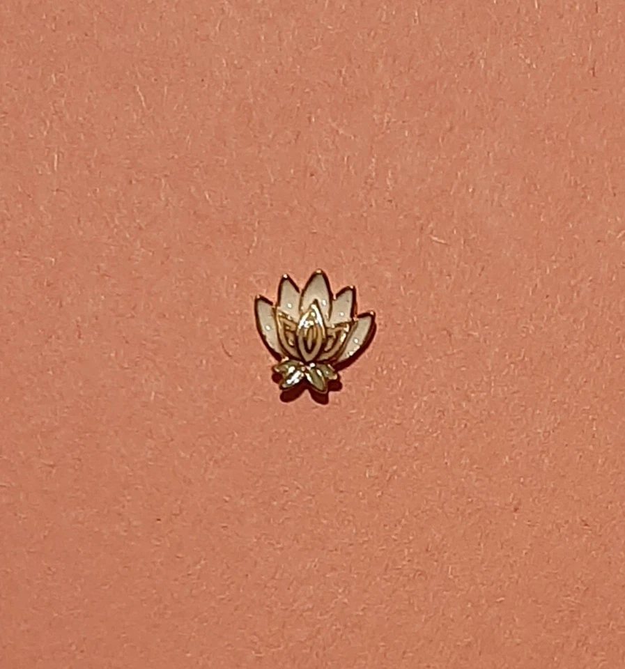 Authentic Origami Owl  Disney Charm Aladdin WHITE LOTUS  - Image 1 of 1