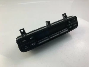 Y2747 TOYOTA Climate Control Unit 55900-02060 - Picture 1 of 5