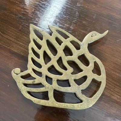 ВИНТАЖНЫЙ MCM ТВЕРДОГО ЛАТУНИ ЛЕБЕДИ НОЖКИ TRIVET - Изображение 1 из 4