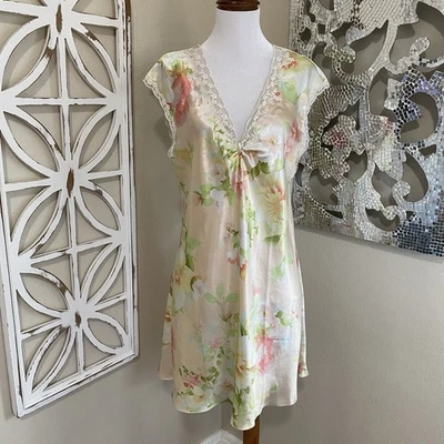 CAMISÓN OSCAR DE LA RENTA ETIQUETA ROSA MELOCOTÓN ESTAMPADO FLORAL RIBETE ENCAJE Foto 1 de 4