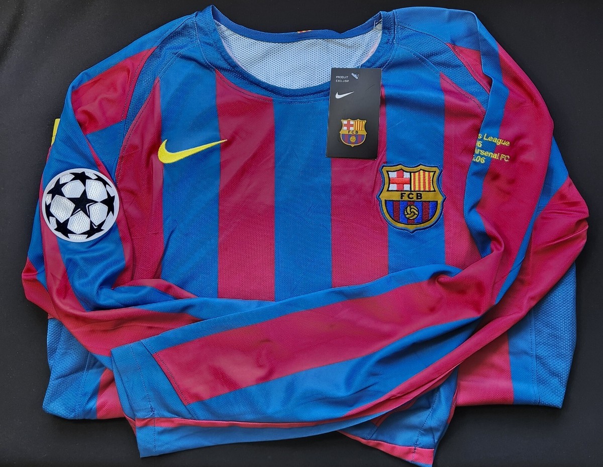 FC Barcelona Ronaldinho Blue International Club Soccer Fan FC Barcelona Ronaldinho Blue International Club Soccer Fan