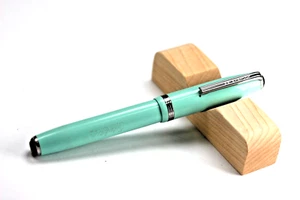 ESTERBROOK PASTEL GREEN FOUNTAIN PEN 4 3/8'' LONG 1551 NIB - Picture 1 of 11