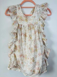 CUPCAKES & CASHMERE*PRETTY!! RUFFLED PINK WHITE GLITTER FLORAL DRESS*GIRL'S 6 - Picture 1 of 4