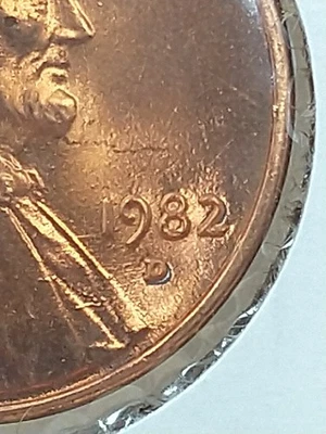 1982 D Large Date Zinc Split Plate Doubled Lincoln Cent Mint Mark Error Penny - Image 1 of 4