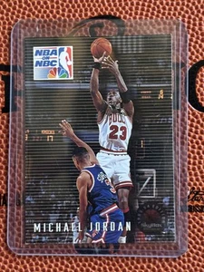 1993-94 SkyBox Premium NBA on NBC Michael Jordan #14 Bulls - Picture 1 of 2