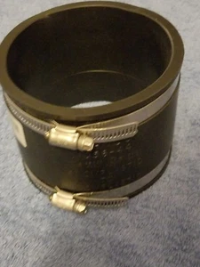 PlumbQwik Sewer Drain Repair Coupling, 4 X 4, Fernco P1056-44 - Picture 1 of 3