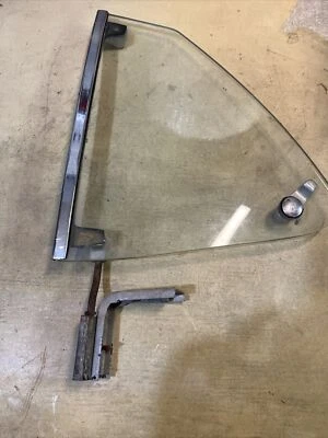 1969 1970 Ford Mustang Fastback janela traseira quarto lateral janela 1/4 janela lado do motorista - Imagem 1 de 4