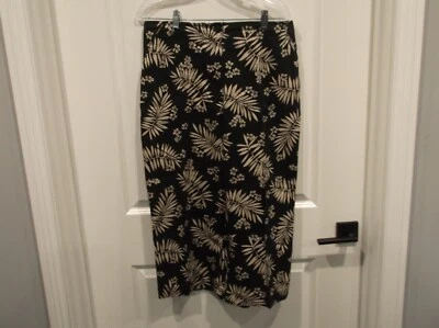 Usado en Excelente Condición Classwic Elements Mujer 16 Capris Negro Beige Flores Pantalón Botón Cremalleras  Foto 1 de 4