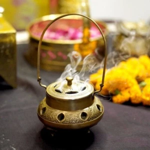 Brass Antique Dhupdaan - Picture 1 of 10