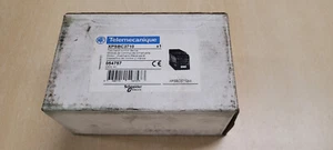 Sterownik dwuręczny Telemecanique XPSBC3710 XPS-BC 054757 - Zdjęcie 1 z 2