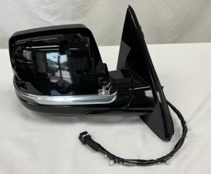 OEM 15-20 Cadillac Escalade Right side mirror w/blind spot NO cover GM 23200105 - Picture 1 of 14