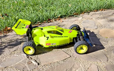 Vintage Kyosho Lazer Alpha RC buggy 1/10 - Bild 1 von 4