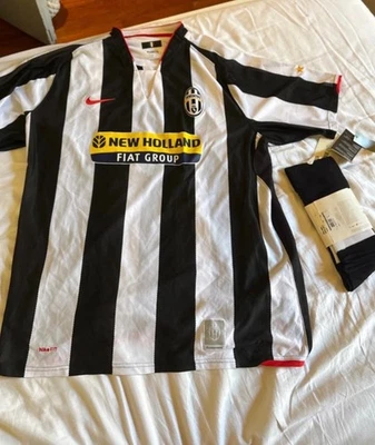 MAGLIA JUVENTUS NIKE VINTAGE 2007/2008 Calzettoni in omaggio - Immagine 1 di 2