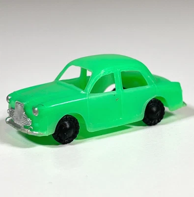 Vintage 1960s Blue-Box Series 7440 Green Plastic Toy Car Hong Kong 1:64 Scale - Image 1 of 4