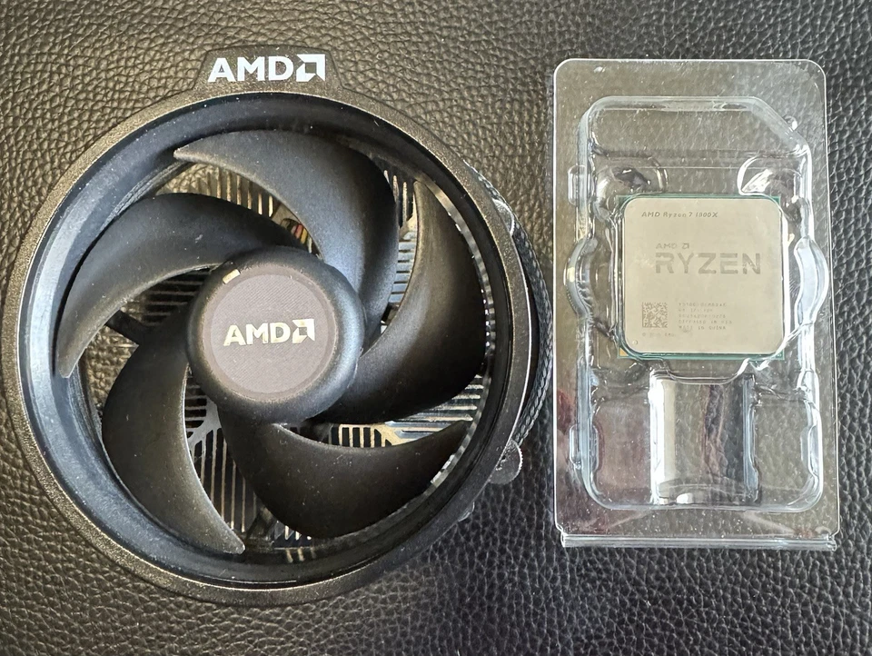 CPU AMD Ryzen 7 1800X 8 núcleos 16 hilos, 3,6 GHz/4 GHz Boost, Socket AM4 Foto 1 de 4