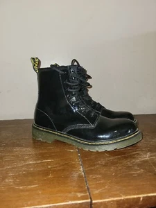 Doc Martens Combat Boots 1460 Youth Girls Shiny Black Leather Sz 7 Grunge - Picture 1 of 14