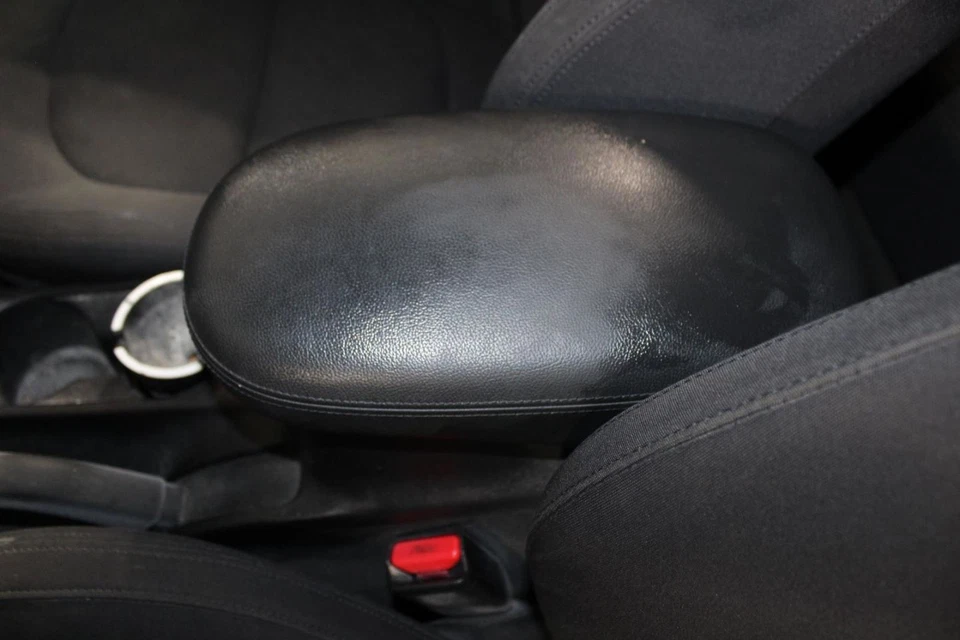 2015 KIA SOUL Used Armrest Console Black 4DR SUV OEM 241-10273C 89000 Miles - Image 1 of 4