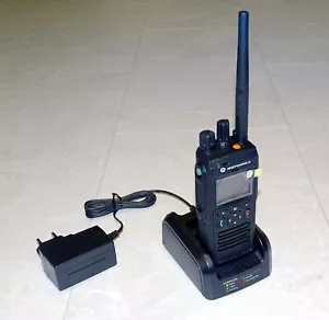 MOTOROLA MTP3500 TETRA 380-470 MHz Bluetooth - z baterią, anteną i ładowarką - Zdjęcie 1 z 16