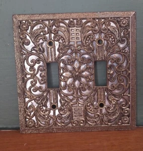 Vintage Gold filigran Doppellichtschalter Metall Wandplatte - Bild 1 von 2