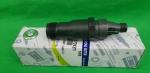 GENUINE MERCEDES BENZ MB VAN MB100 & MB140 DIESEL FUEL INJECTOR + WASHER SET - Picture 1 of 2