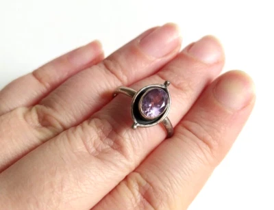 Ring Sterling Silber Strass Lila Flieder Schliffstein 925 oval 9x7mm vintage - Bild 1 von 4