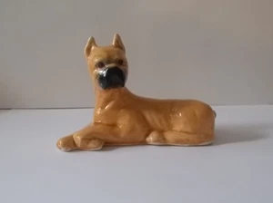 Estatuilla de perro boxer acostado brillante muy bonita - Imagen 1 de 8