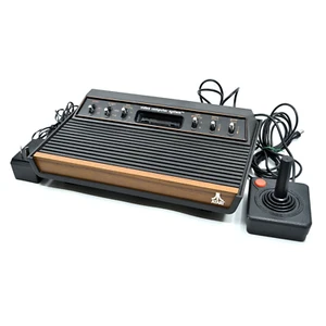 Atari 2600 Console - GENUINE CONTROLLER + CABLES! - Picture 1 of 2
