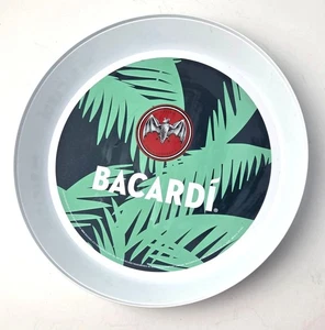 Bandeja para servir bebidas Bacardí 13" redonda de plástico con logotipo de murciélago hojas de palma blanco verde - Imagen 1 de 11