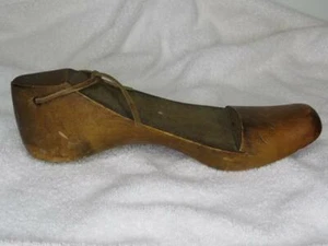 Zapato vintage B&B paleta de madera 11" de largo - Imagen 1 de 7