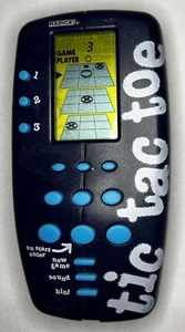 RADICA POCKET TIC TAC TOE ELECTRONIC HANDHELD TOY GAME ARCADE 1998 - Picture 1 of 4