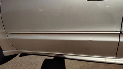 03-05 Grand Am Driver Moldura delantera izquierda de tira de moldura de puerta 33u beige Foto 1 de 4