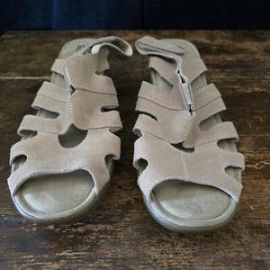 Sketchers Memory Foam Beige Suede Peep Toe Wedge Sandals Sz 10 - Picture 1 of 11