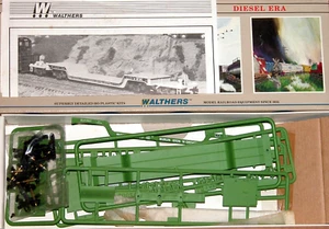 HO WALTHERS 932-5632 DEPRESSED CENTER 4 TRUCK FLAT CAR KIT BURLINGTON NORTHERN - Picture 1 of 1