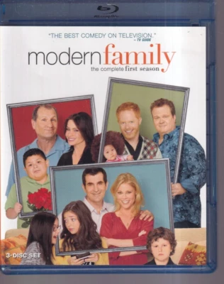 MODERN FAMILY Season 1 (BLU-RAY 3 Disc Set){U} - Image 1 of 2